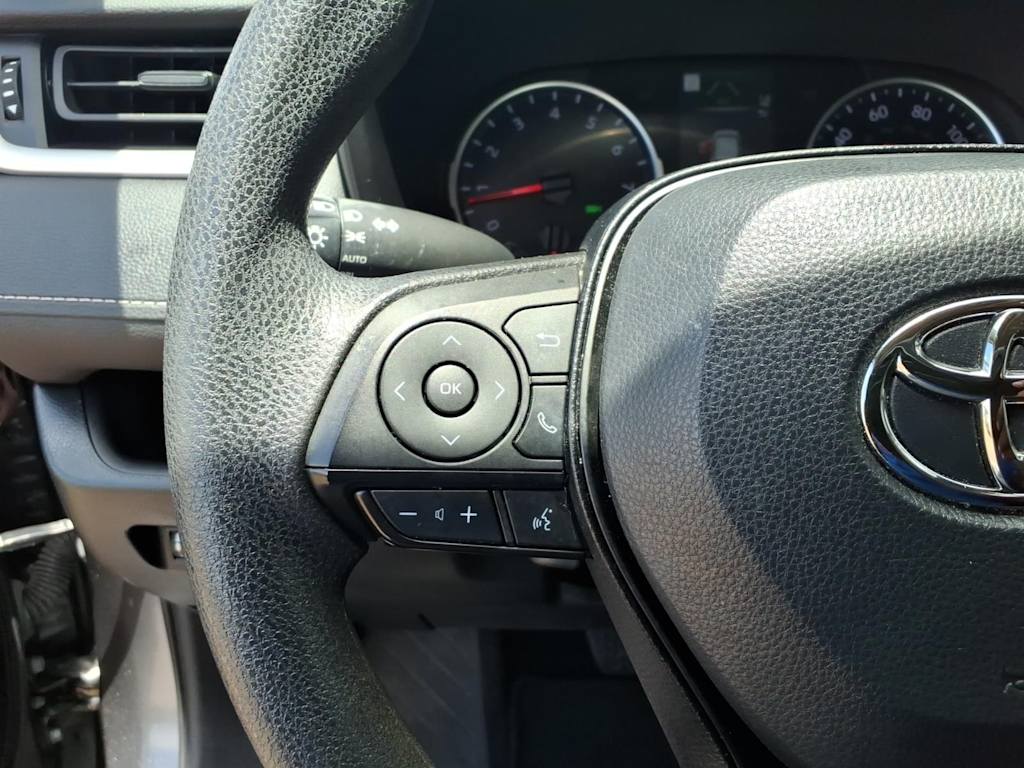 Thumbnail: 2022 Toyota RAV4 - 20