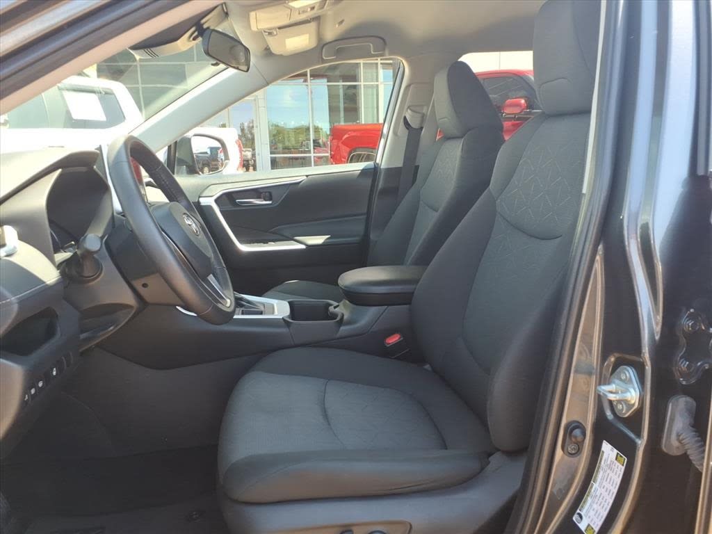 Thumbnail: 2024 Toyota RAV4 - 8