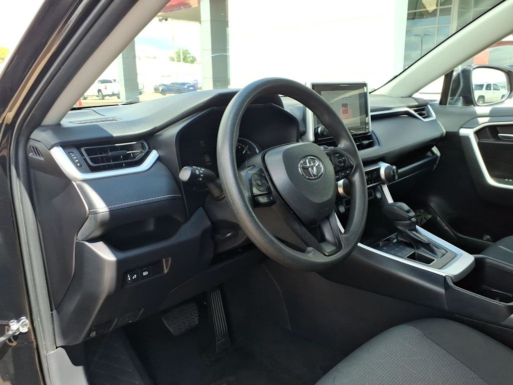 Thumbnail: 2025 Toyota RAV4 - 6