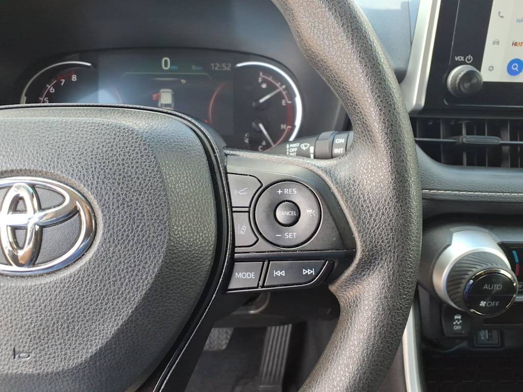 Thumbnail: 2025 Toyota RAV4 - 21