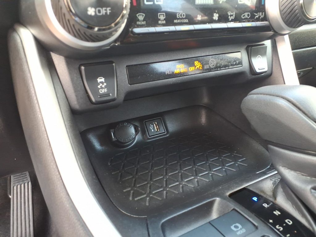 Thumbnail: 2025 Toyota RAV4 - 24