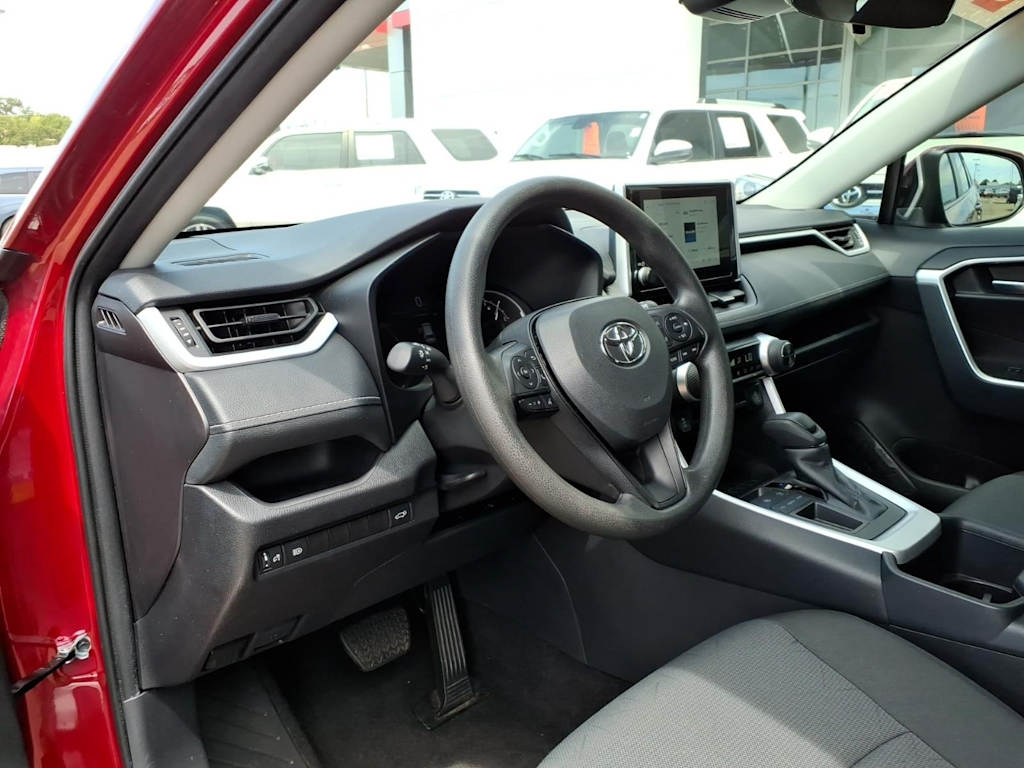 Thumbnail: 2025 Toyota RAV4 - 6