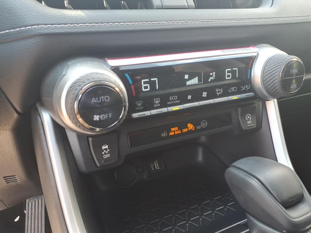 Thumbnail: 2024 Toyota RAV4 - 23