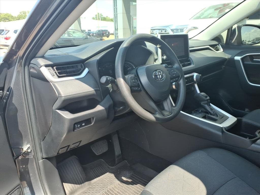 Thumbnail: 2024 Toyota RAV4 - 6