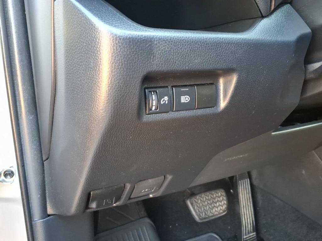 Thumbnail: 2021 Toyota RAV4 - 19