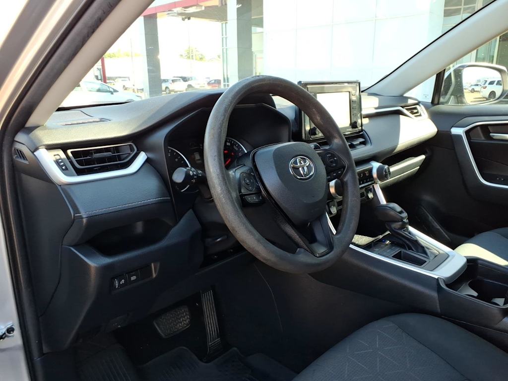 Thumbnail: 2021 Toyota RAV4 - 6
