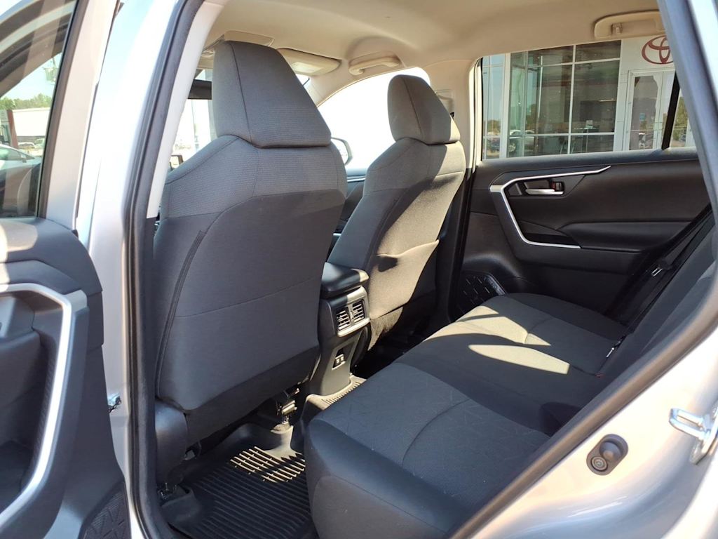 Thumbnail: 2021 Toyota RAV4 - 29