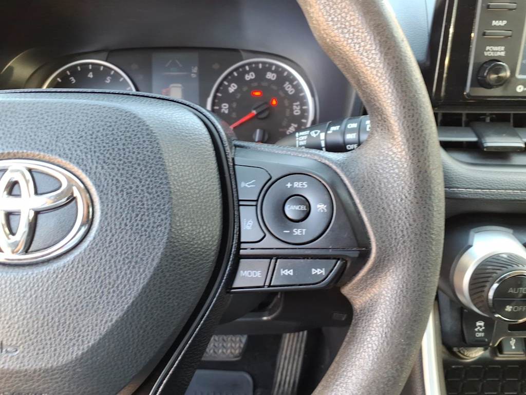 Thumbnail: 2021 Toyota RAV4 - 21