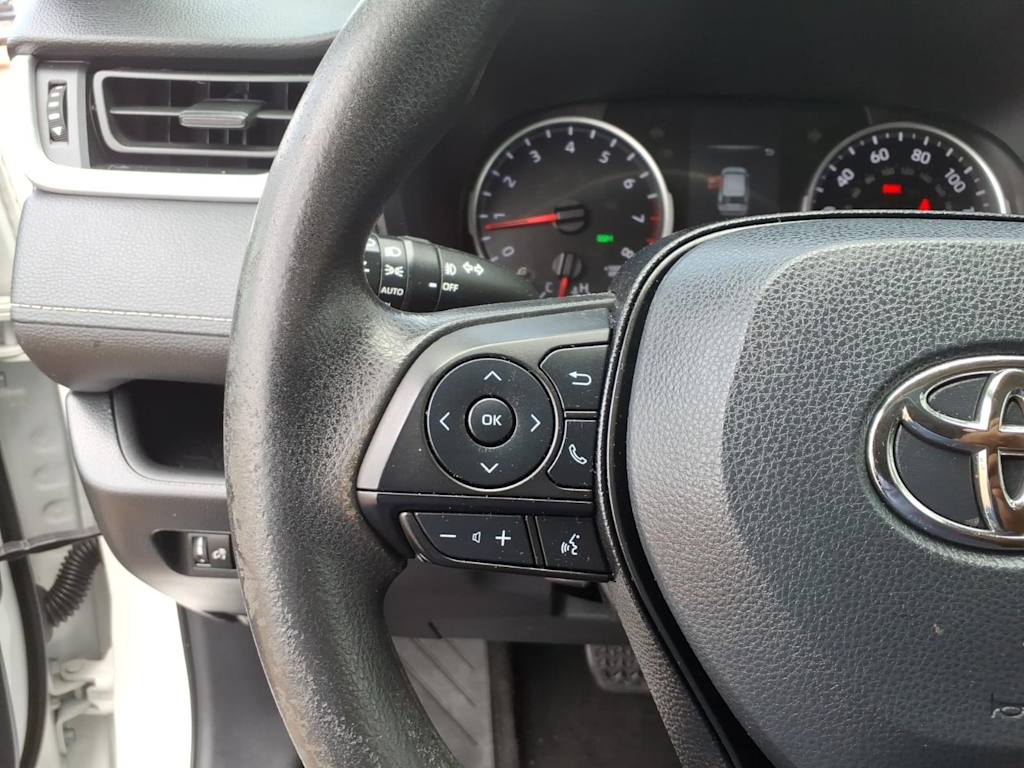 Thumbnail: 2021 Toyota RAV4 - 21