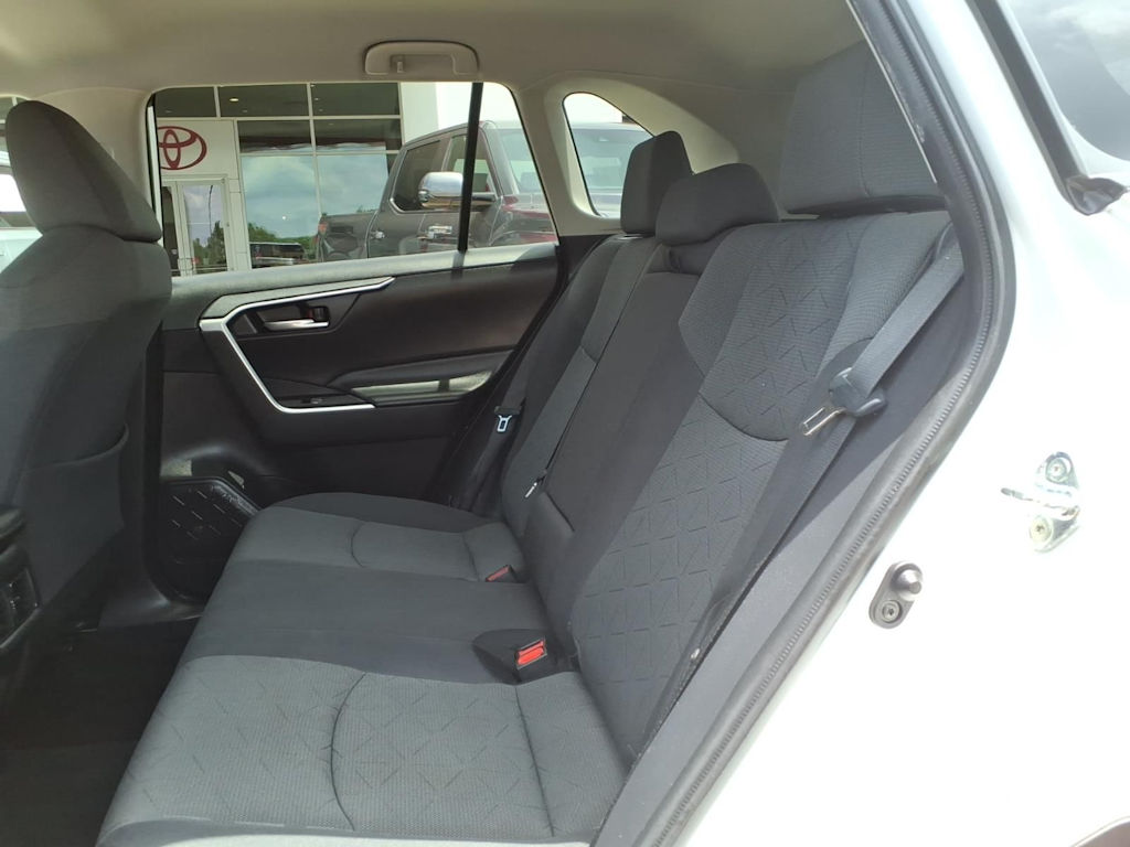 Thumbnail: 2021 Toyota RAV4 - 28