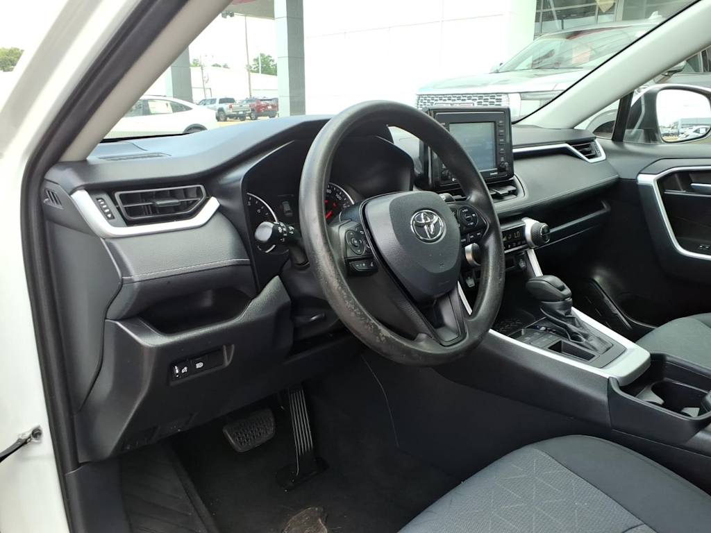 Thumbnail: 2021 Toyota RAV4 - 6