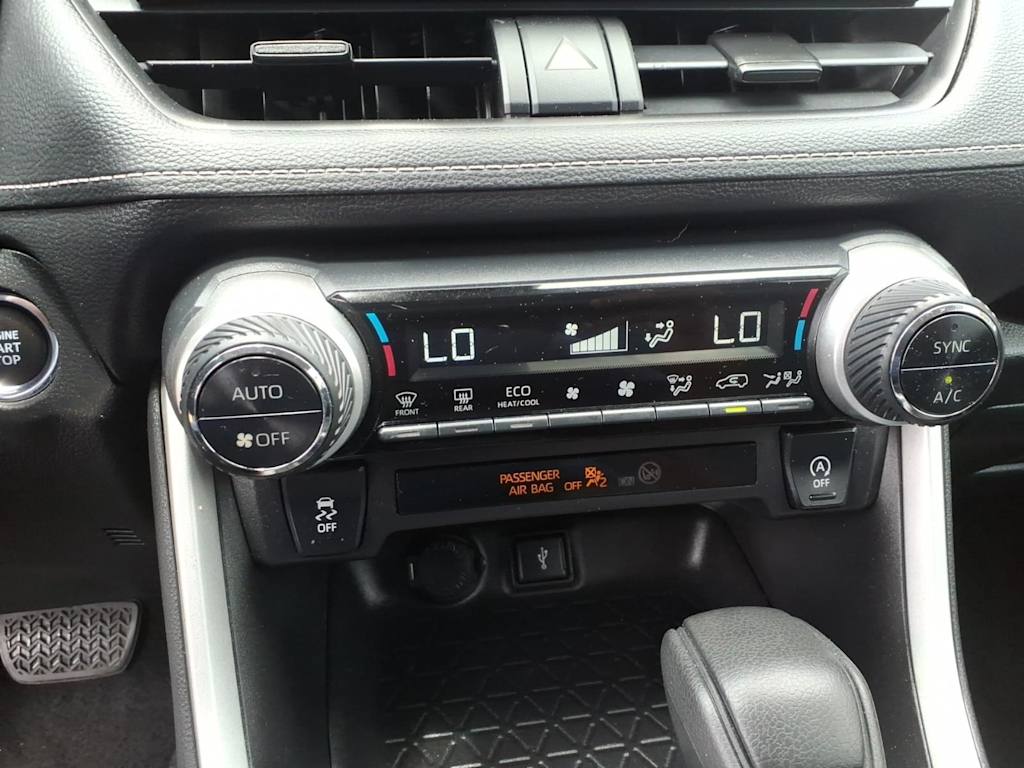 Thumbnail: 2021 Toyota RAV4 - 24