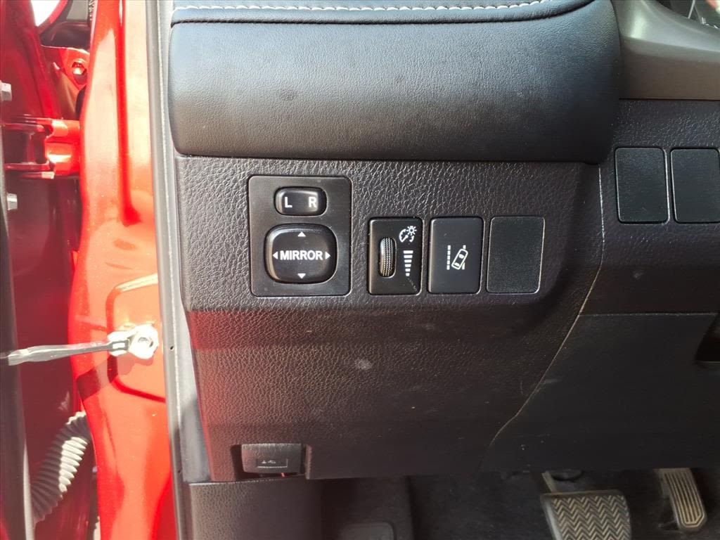 Thumbnail: 2018 Toyota RAV4 - 19