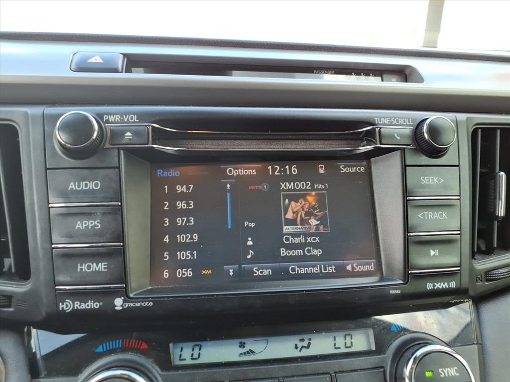 Thumbnail: 2018 Toyota RAV4 - 10