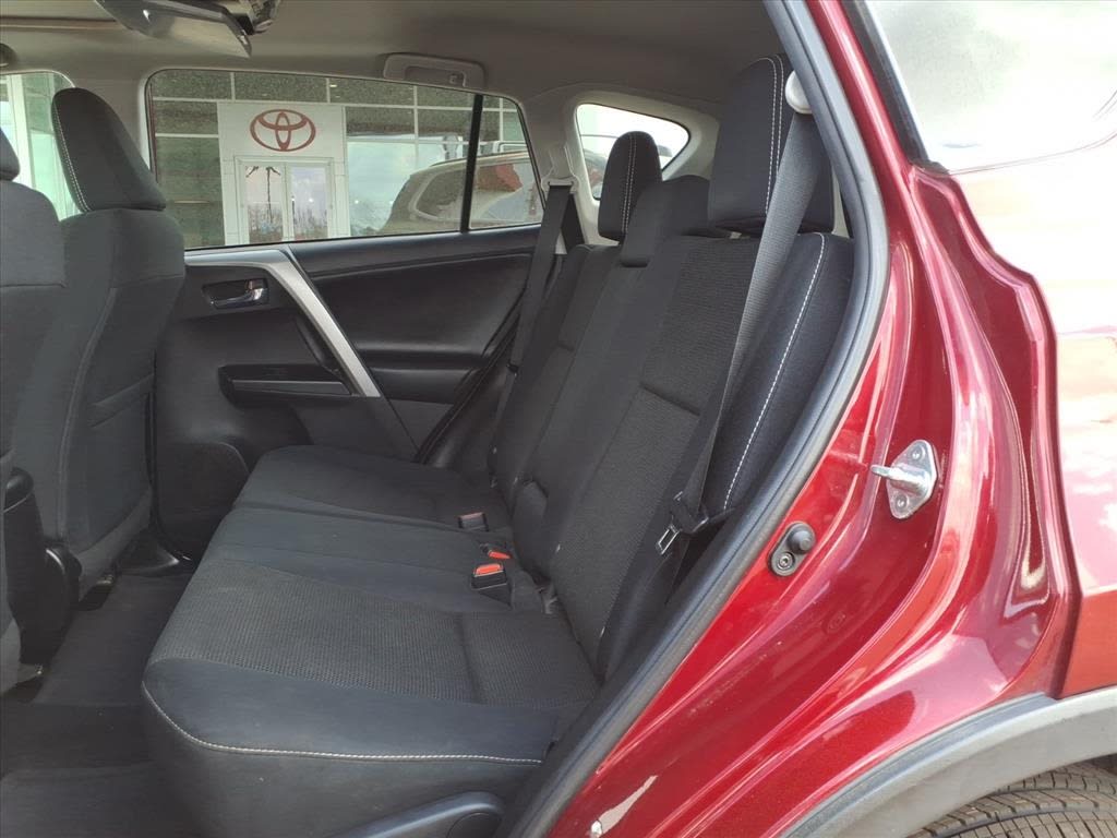 Thumbnail: 2018 Toyota RAV4 - 28