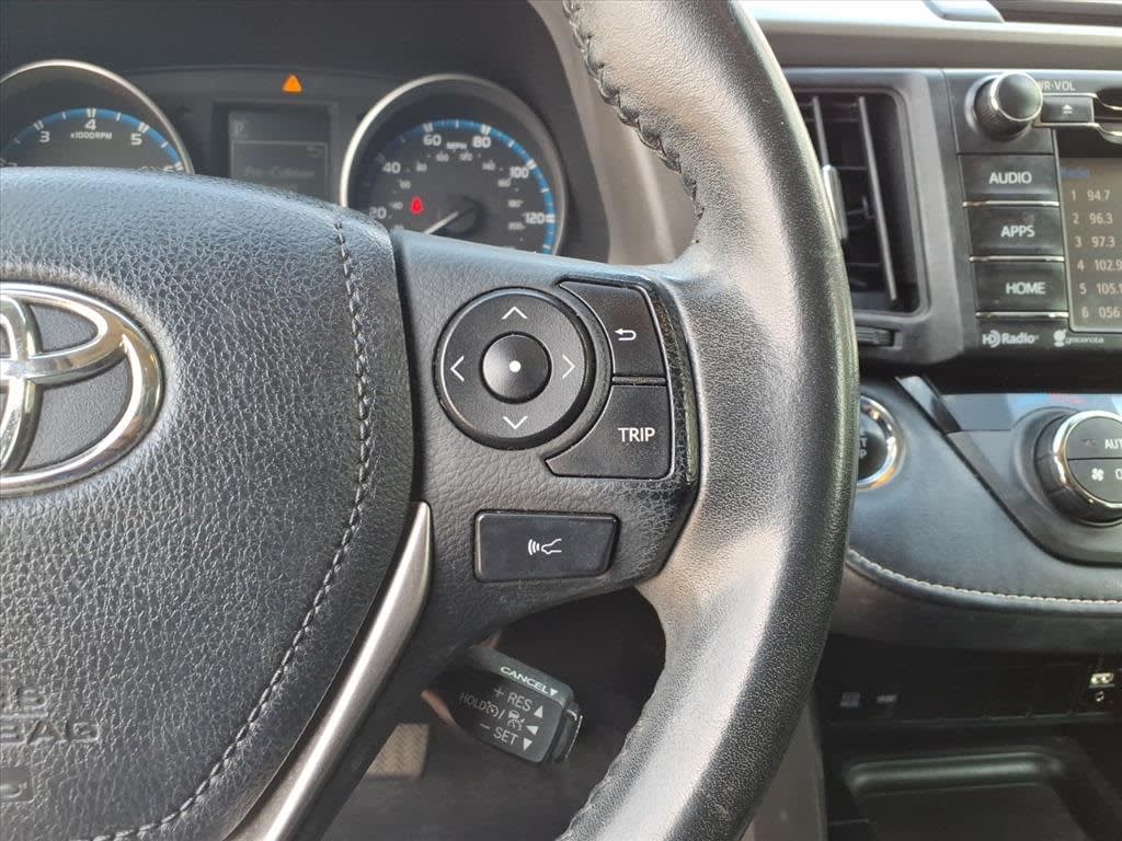 Thumbnail: 2018 Toyota RAV4 - 21