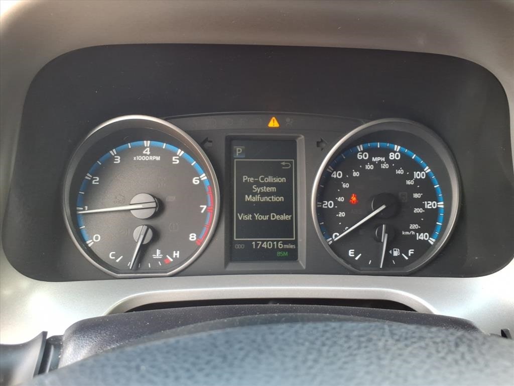 Thumbnail: 2018 Toyota RAV4 - 12