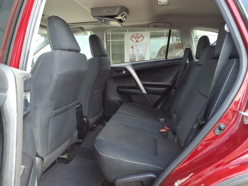 Thumbnail: 2018 Toyota RAV4 - 9