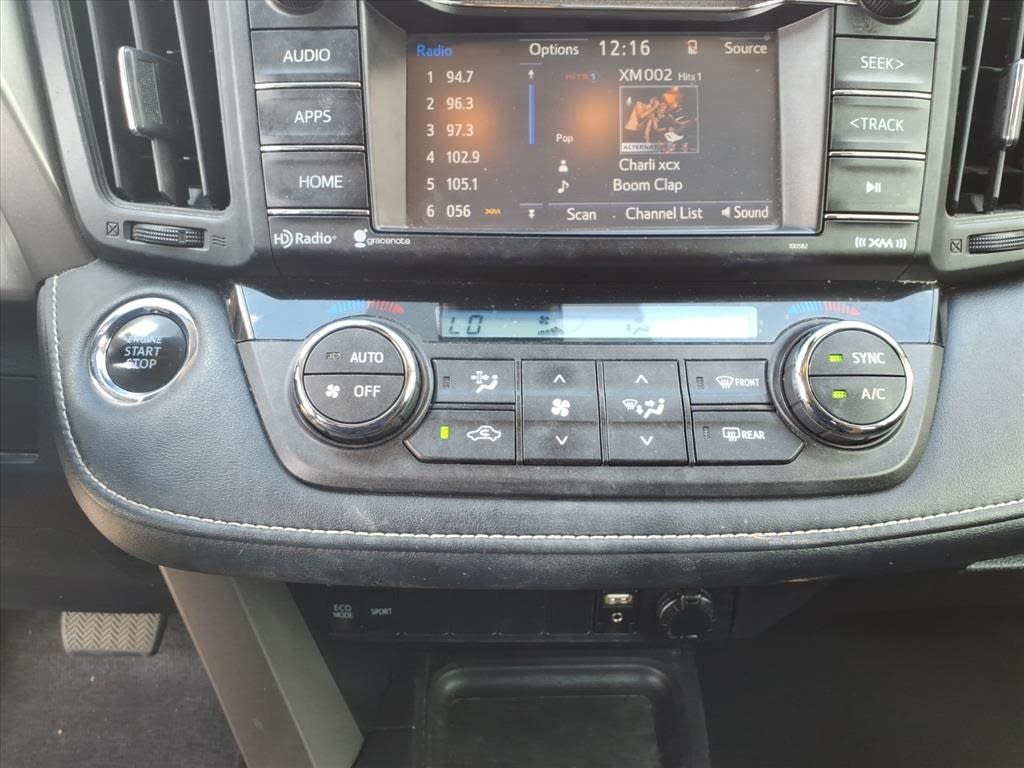 Thumbnail: 2018 Toyota RAV4 - 23