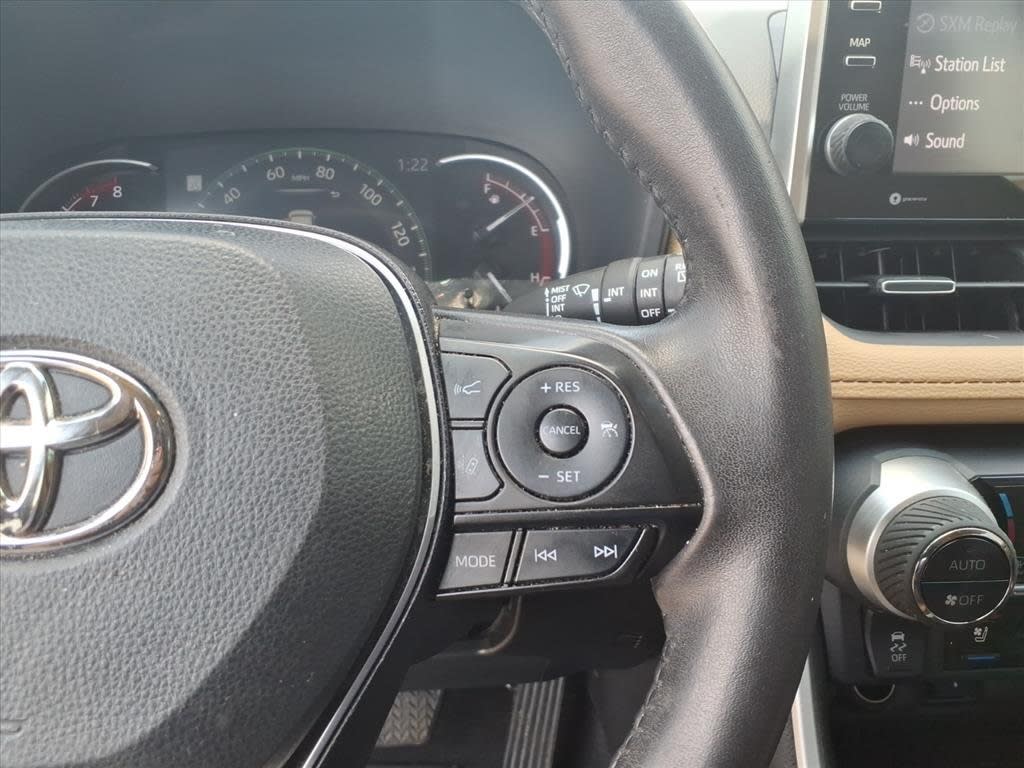 Thumbnail: 2022 Toyota RAV4 - 23