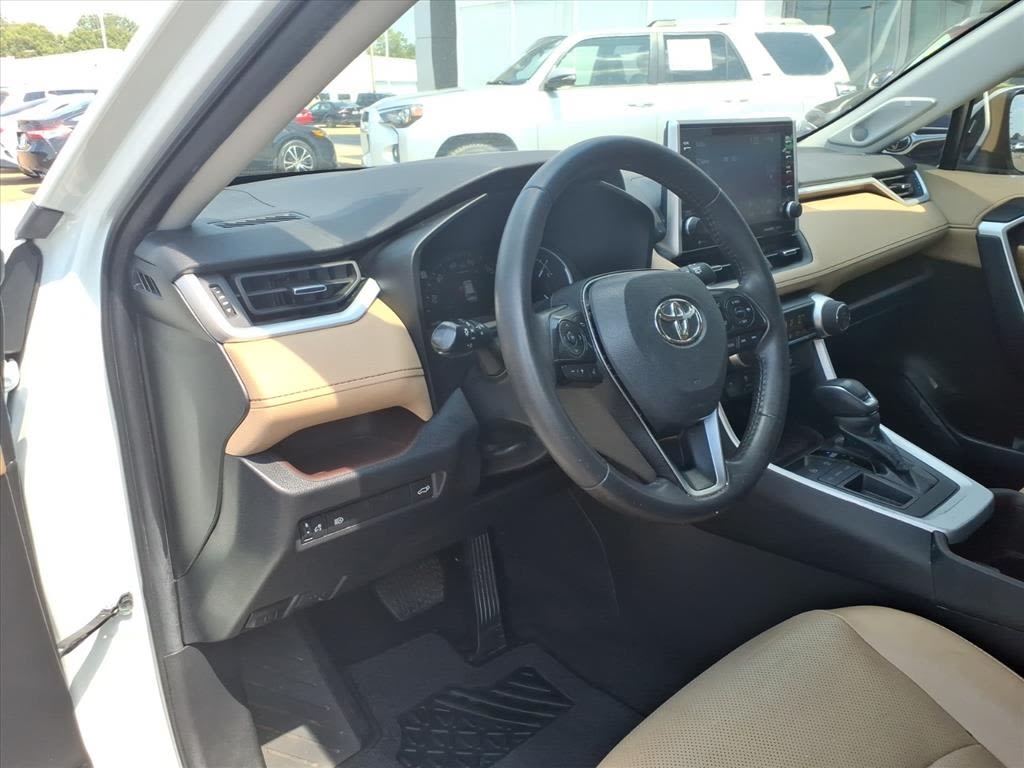 Thumbnail: 2022 Toyota RAV4 - 7