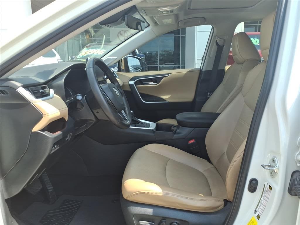 Thumbnail: 2022 Toyota RAV4 - 8