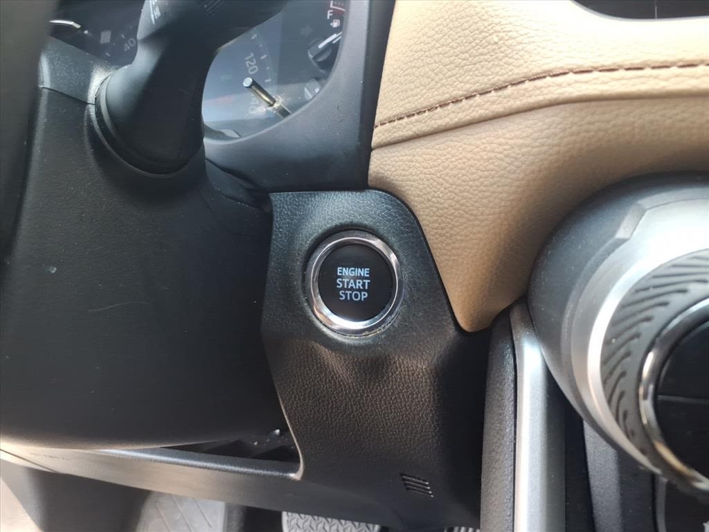 Thumbnail: 2022 Toyota RAV4 - 24