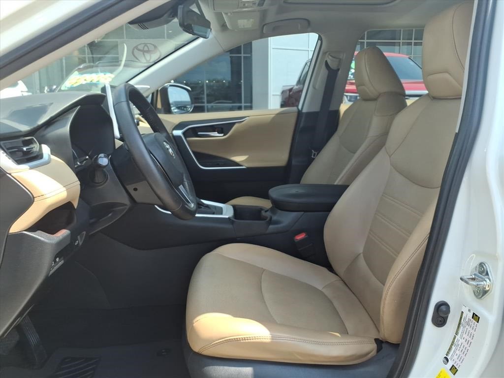 Thumbnail: 2022 Toyota RAV4 - 9