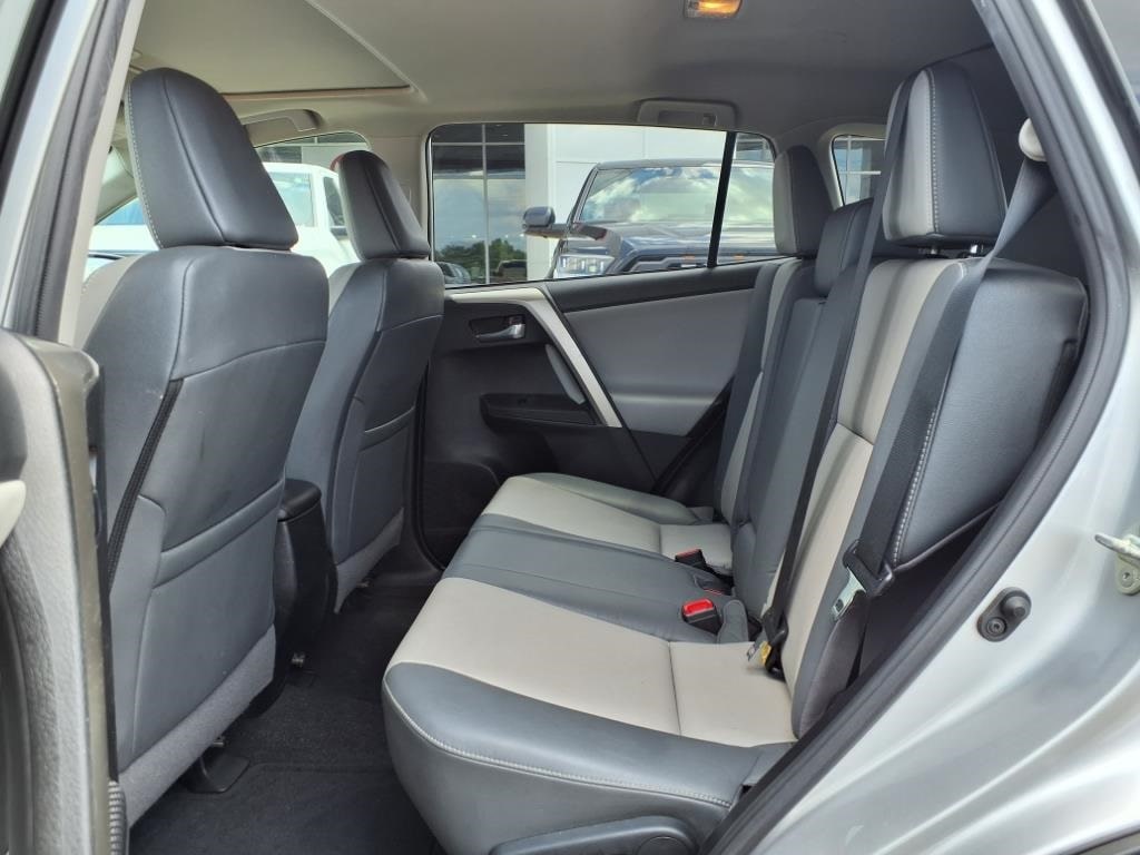Thumbnail: 2015 Toyota RAV4 - 9