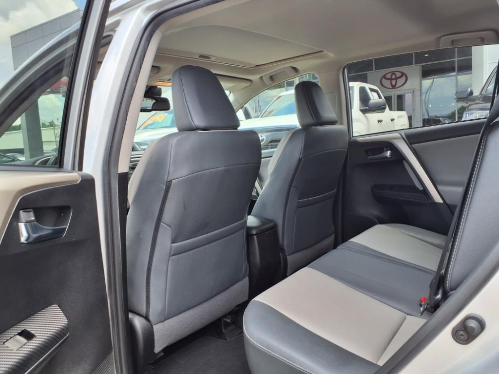 Thumbnail: 2015 Toyota RAV4 - 28