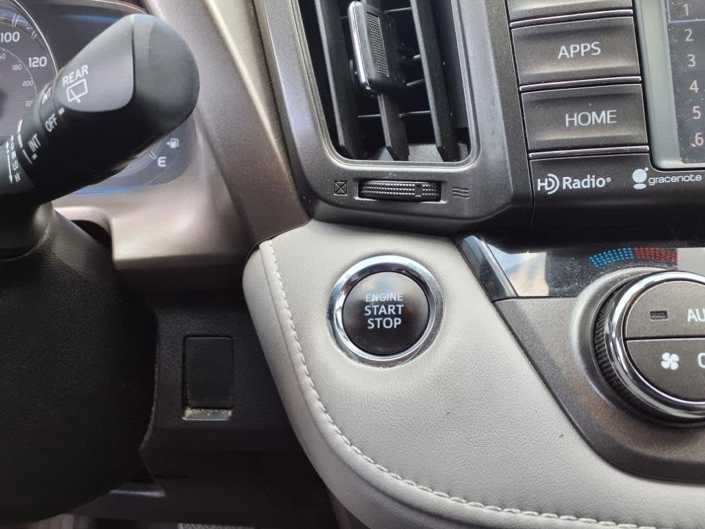 Thumbnail: 2015 Toyota RAV4 - 24
