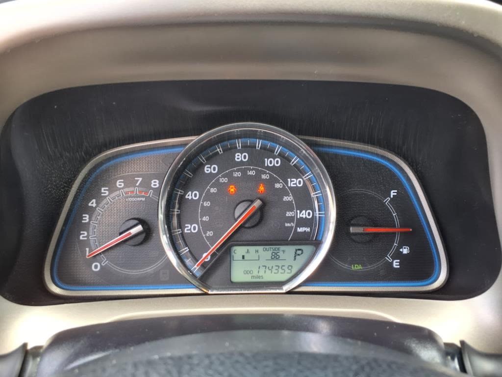 Thumbnail: 2015 Toyota RAV4 - 13