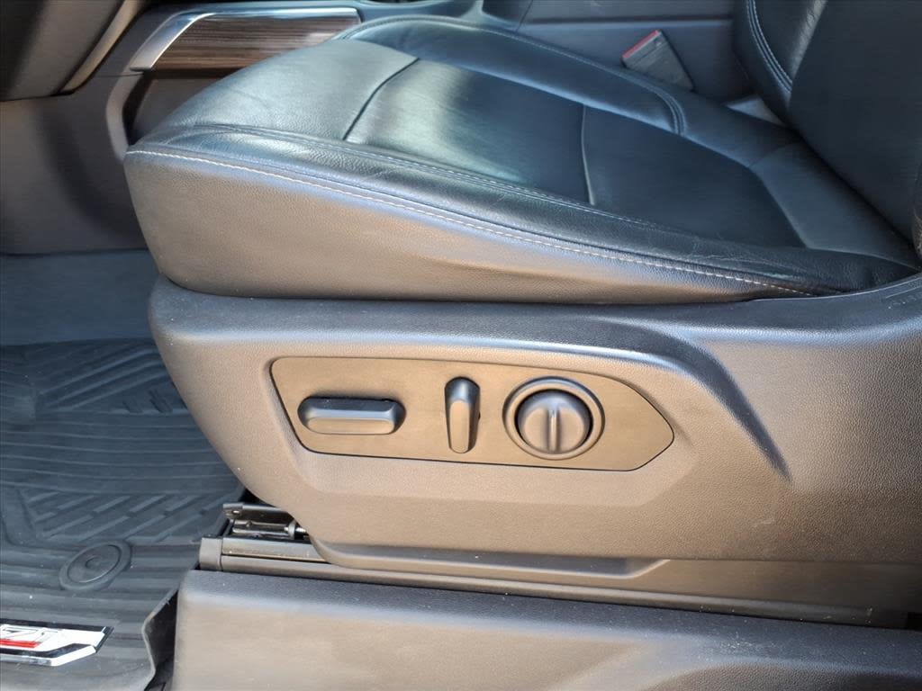 Thumbnail: 2020 Chevrolet Silverado 1500 - 19