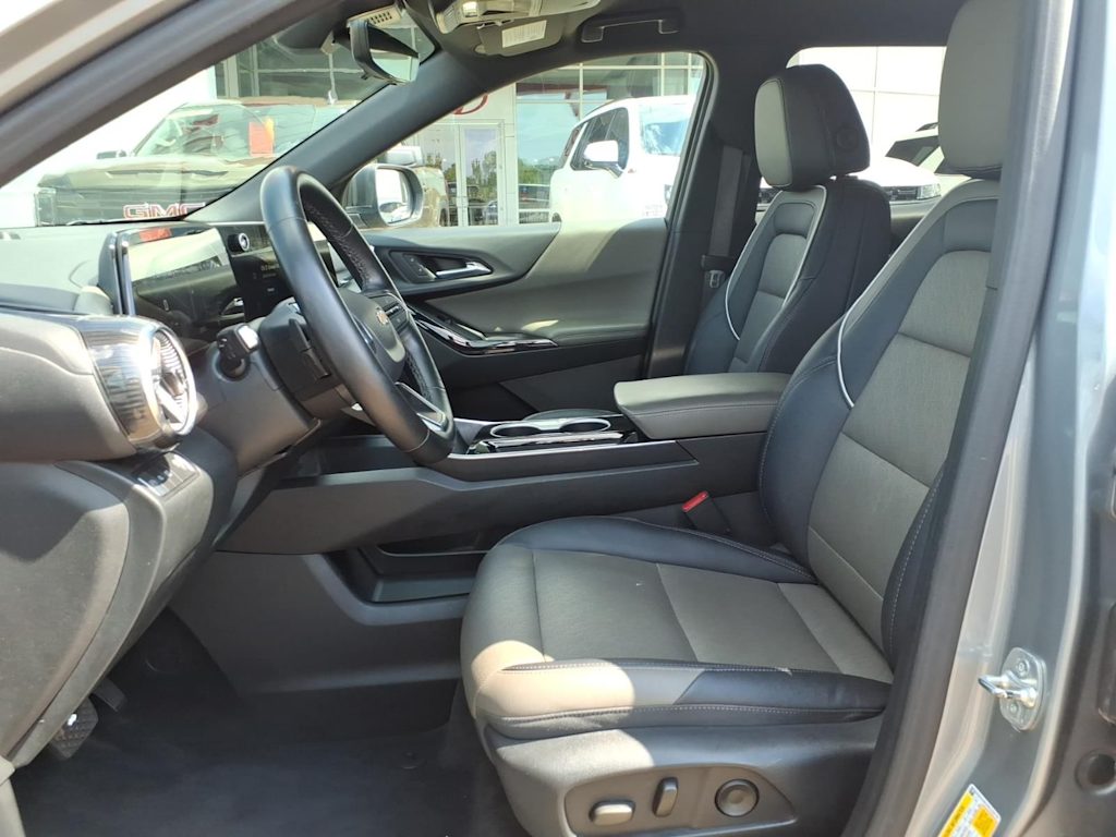 Thumbnail: 2025 Chevrolet Equinox - 26