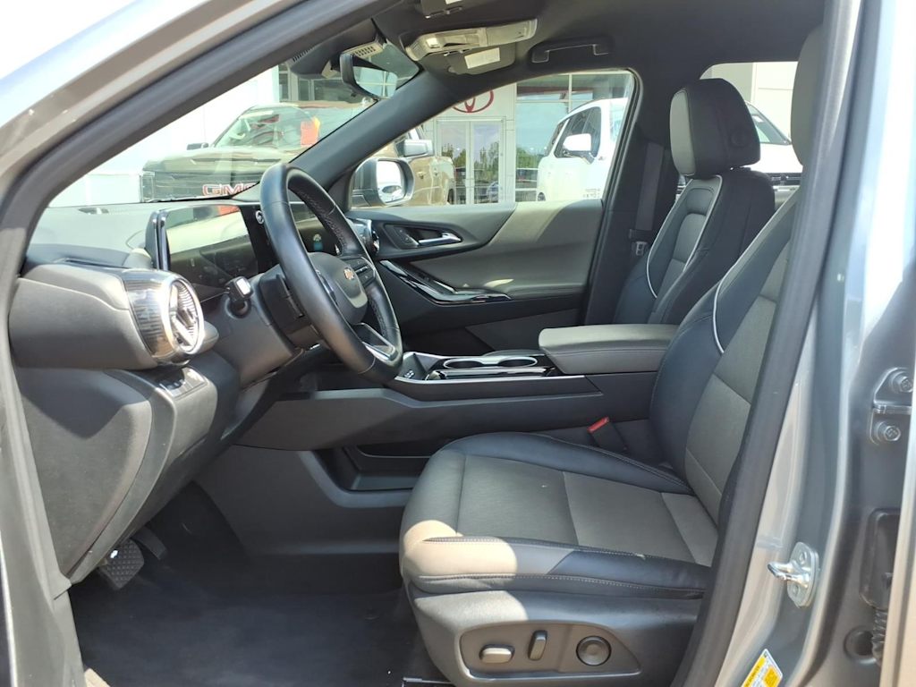 Thumbnail: 2025 Chevrolet Equinox - 8