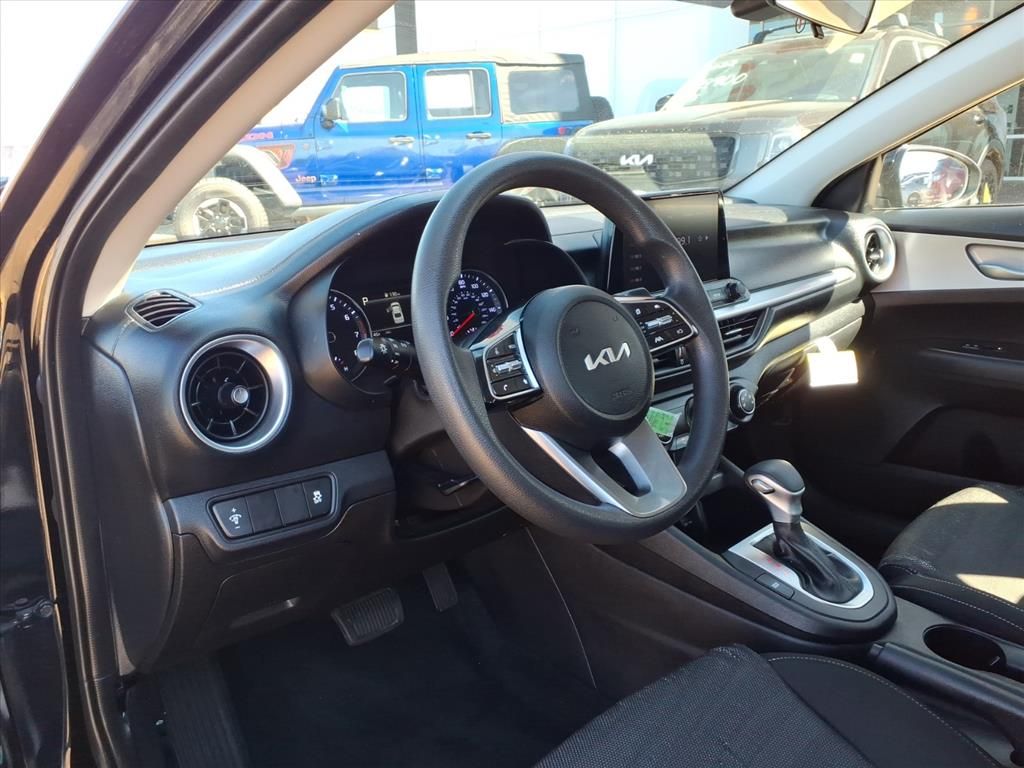 Thumbnail: 2023 Kia Forte - 6