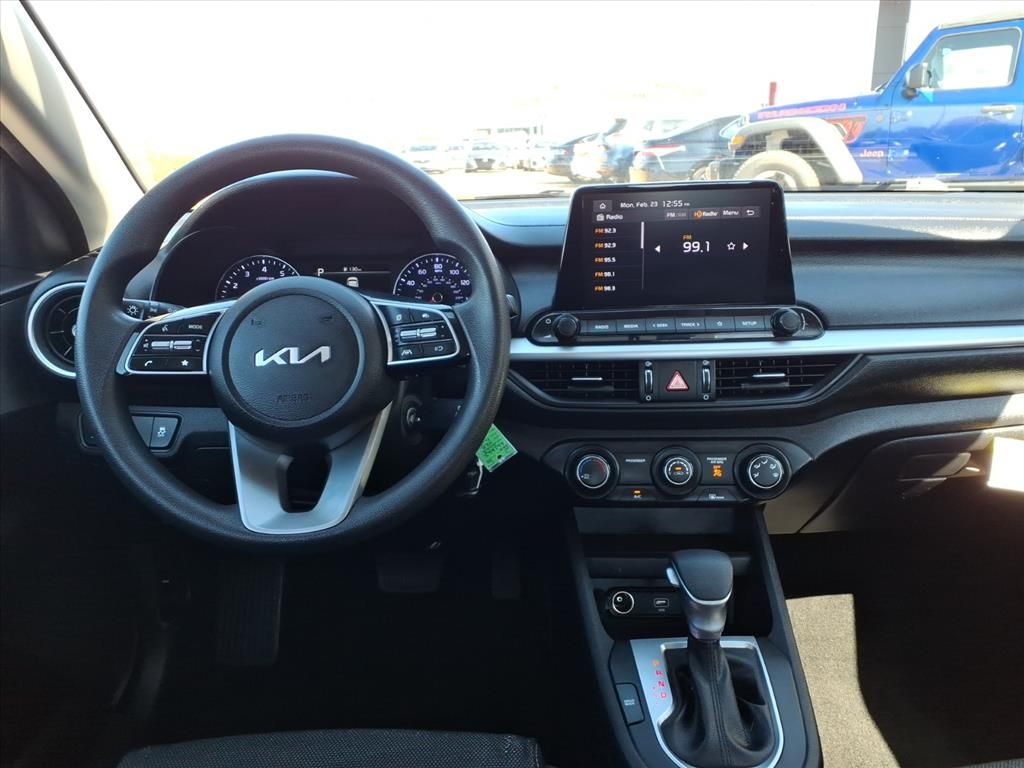 Thumbnail: 2023 Kia Forte - 2