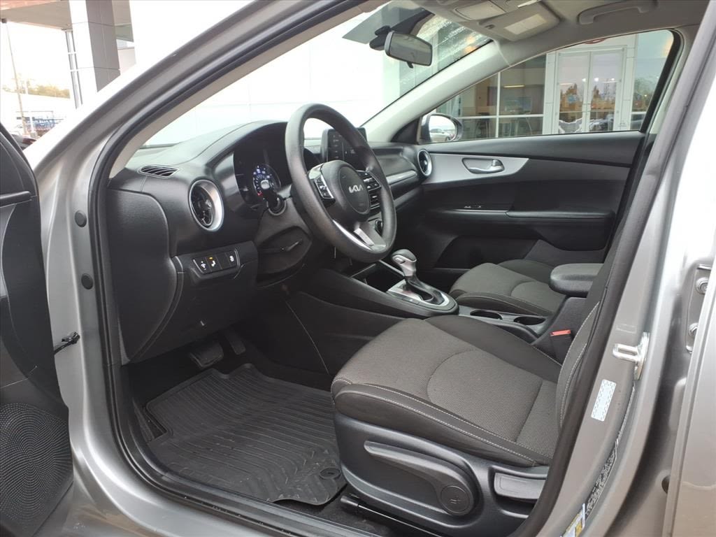 Thumbnail: 2024 Kia Forte - 28