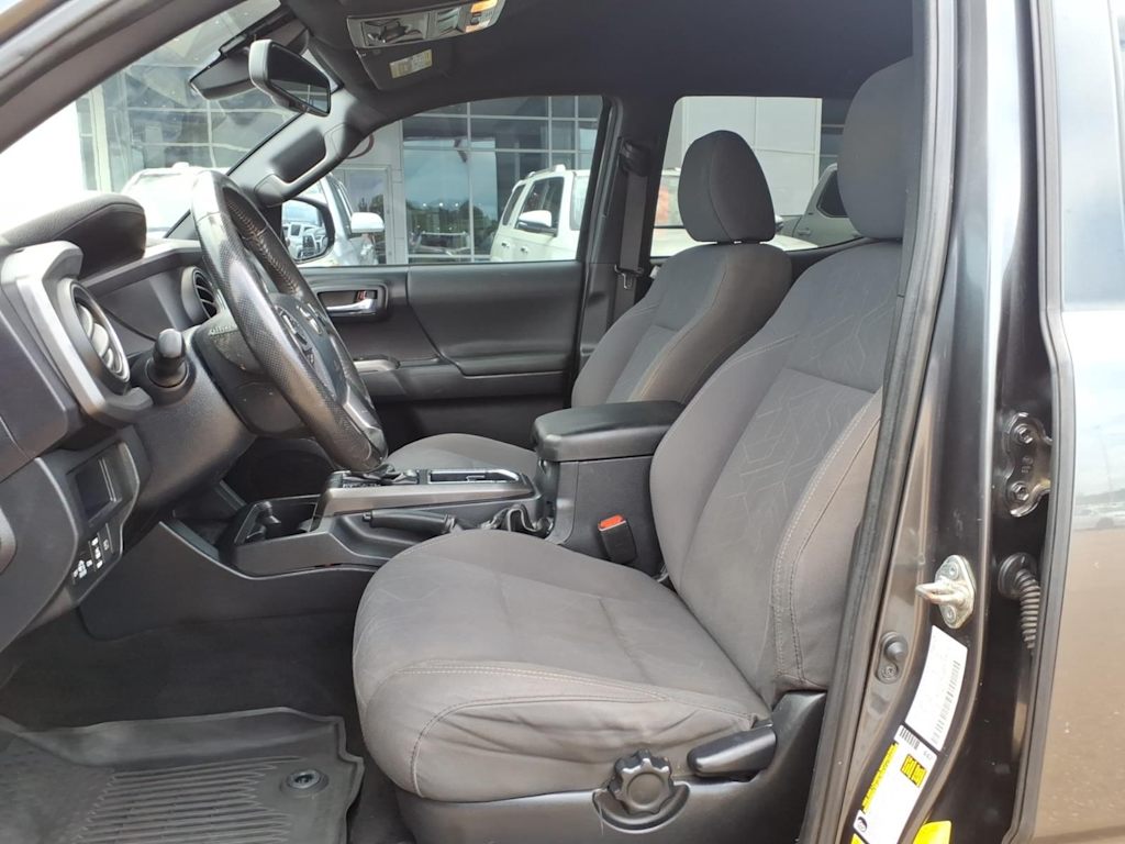 Thumbnail: 2019 Toyota Tacoma - 27