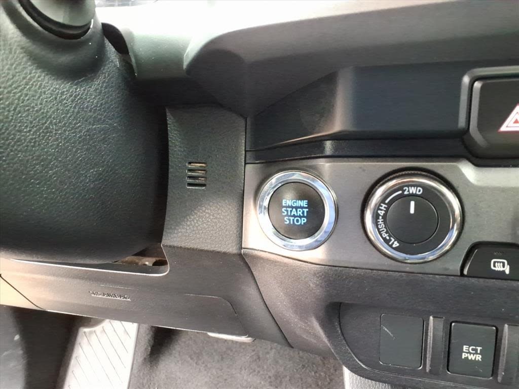 Thumbnail: 2021 Toyota Tacoma - 23