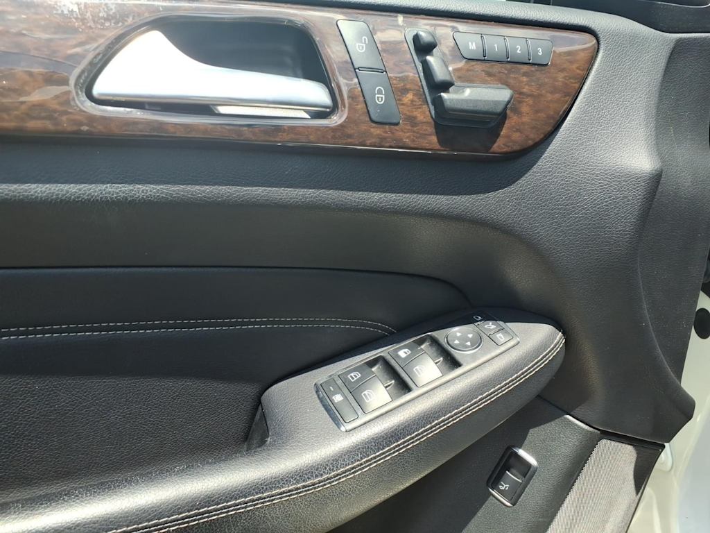 Thumbnail: 2014 Mercedes-Benz M-Class - 19