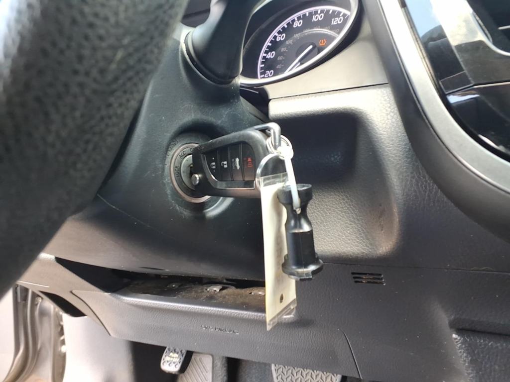 Thumbnail: 2023 Toyota Camry - 11