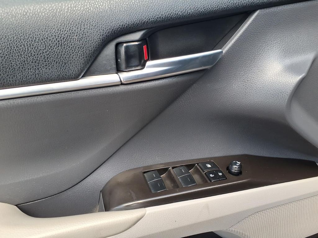 Thumbnail: 2023 Toyota Camry - 18