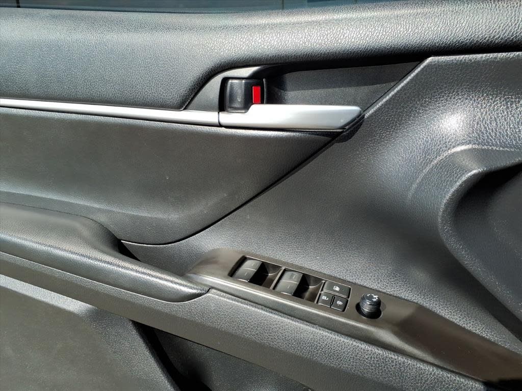 Thumbnail: 2023 Toyota Camry - 18