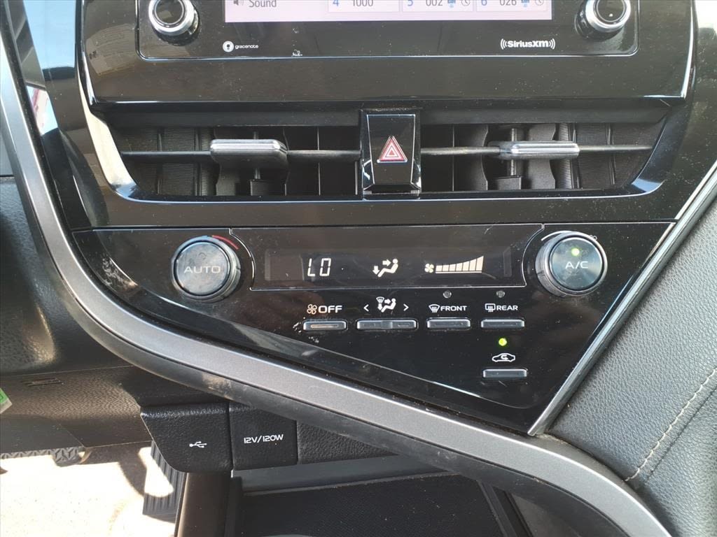 Thumbnail: 2021 Toyota Camry - 22