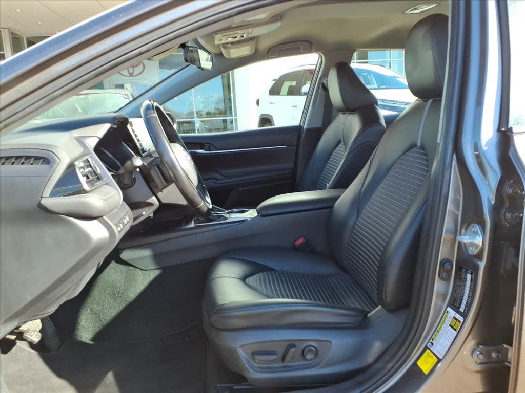 Thumbnail: 2022 Toyota Camry - 26