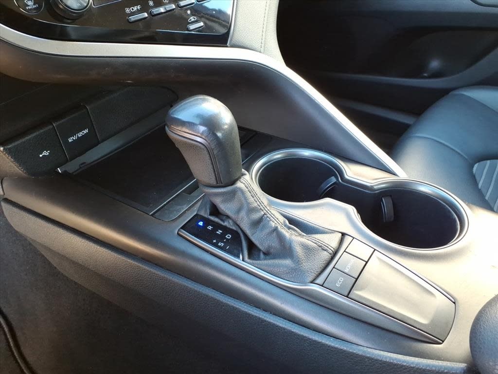 Thumbnail: 2022 Toyota Camry - 23