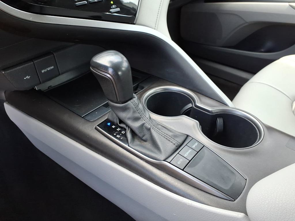Thumbnail: 2022 Toyota Camry - 25