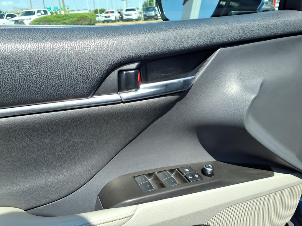 Thumbnail: 2024 Toyota Camry - 18