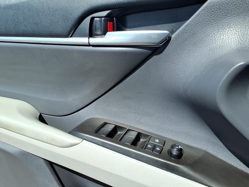 Thumbnail: 2023 Toyota Camry - 19